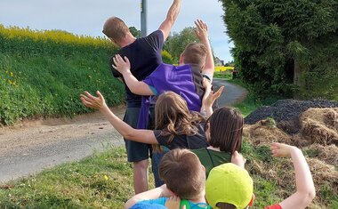 I děti si víkendy pro pěstouny užívají