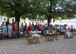 Letos se Den prarodičů a seniorů uskutečnil na Toulovcově náměstí v Litomyšli