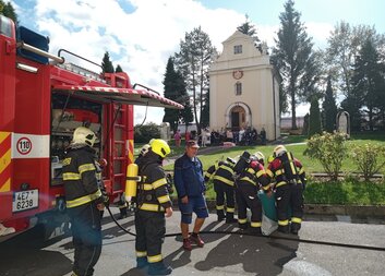 Hasičské cvičení v Charitním domově Mendryka