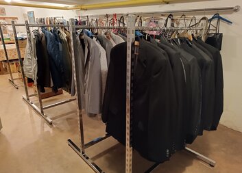 Charitní šatník nepojme vše 