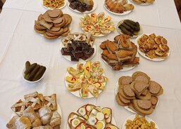 Po návratu z cesty čekalo na krále na faře v Litomyšli občerstvení a teplý čaj