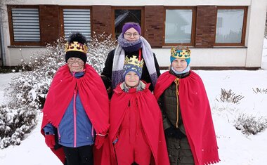 I koledníkům v obci Čistá se letos koleda vydařila