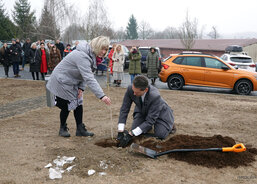 Během slavnosti byl u vily Skřivánek vysazen strom Ginkgo biloba